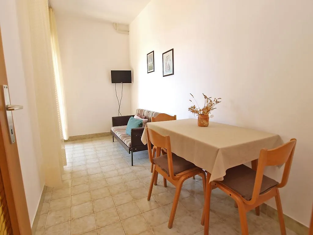 Apartments Jolanda 911 Rabac