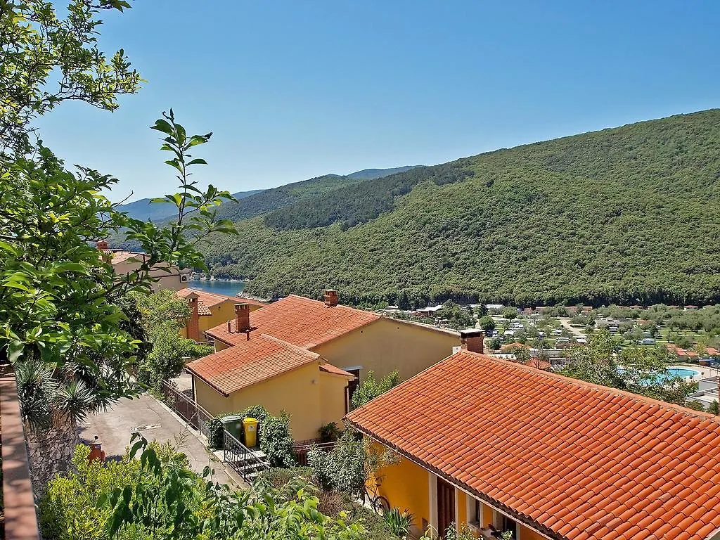 Apartments Jolanda 911 Rabac