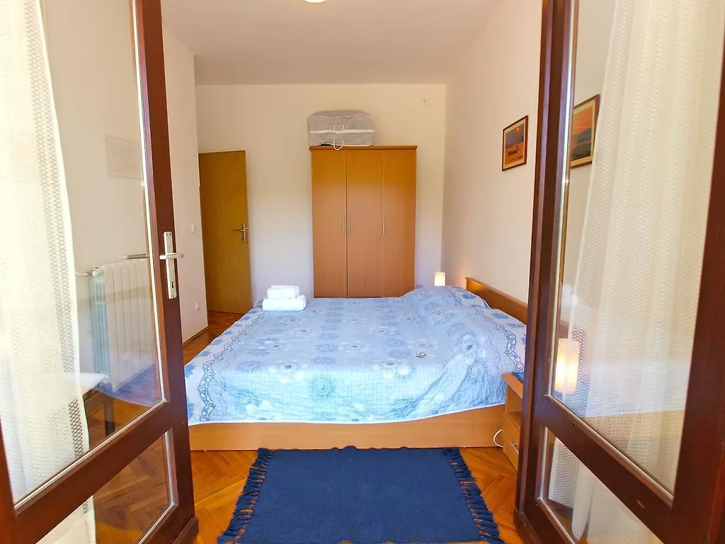 Apartments Jolanda 911 Rabac